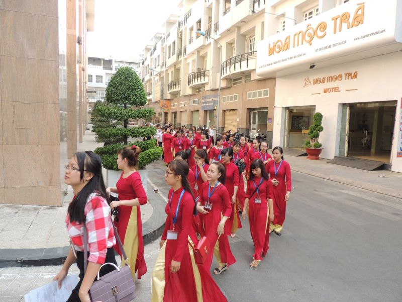 Sinh viên Ngành  ngành Quản trị Nhà hàng Khách sạn tham quan Khách sạn Aurora Hotel Plaza Biên Hòa