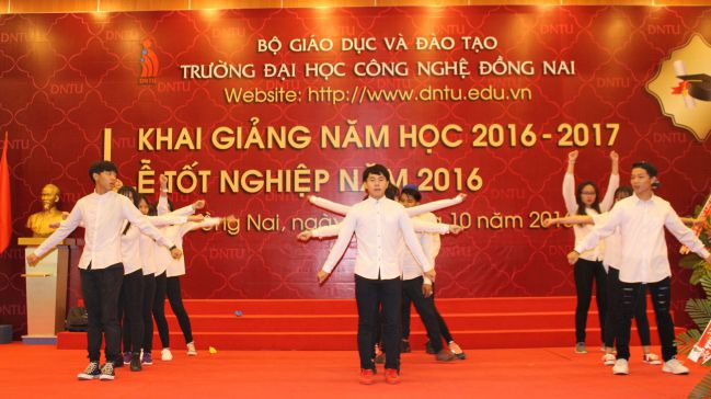 Những màn biểu diễn đầy sôi động và ấn tượng của SV DNTU