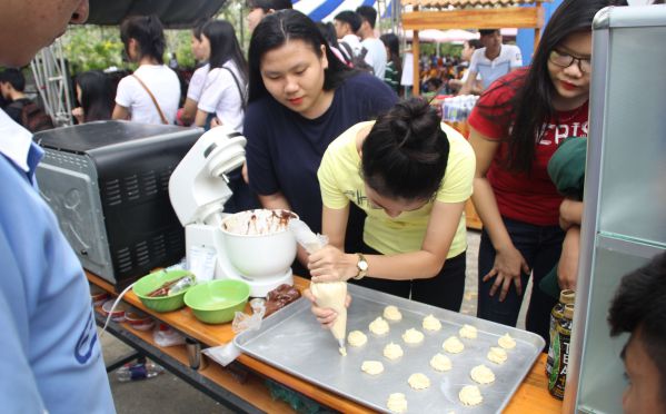 Học sinh tìm hiểu ngành Công nghệ Thực phẩm