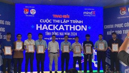 SINH VIÊN KHOA CÔNG NGHỆ THÔNG TIN DNTU ĐẠT THÀNH TÍCH CAO TRONG CUỘC THI LẬP TRÌNH HACKATHON ĐỒNG NAI 2024