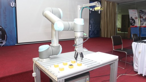 Hội thảo “Ứng dụng công nghệ vision và collaborative robots vào dây chuyền sản xuất”.