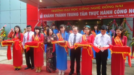 Lễ khánh thành Trung tâm Thực hành – Công nghệ trường Đại học Công nghệ Đồng Nai