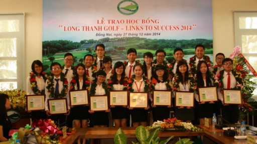 Lễ nhận học bổng “LONG THANH GOLF – LINKS TO SUCCESS 2014"