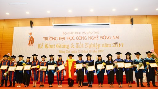 Nhiều cơ hội hơn khi có bằng đại học