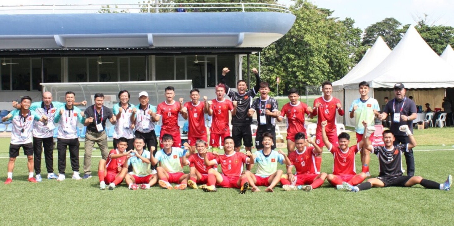 "Cú mèo đỏ" DNTU FC và hành trình nỗ lực chinh phục giải bóng đá đại học châu Á