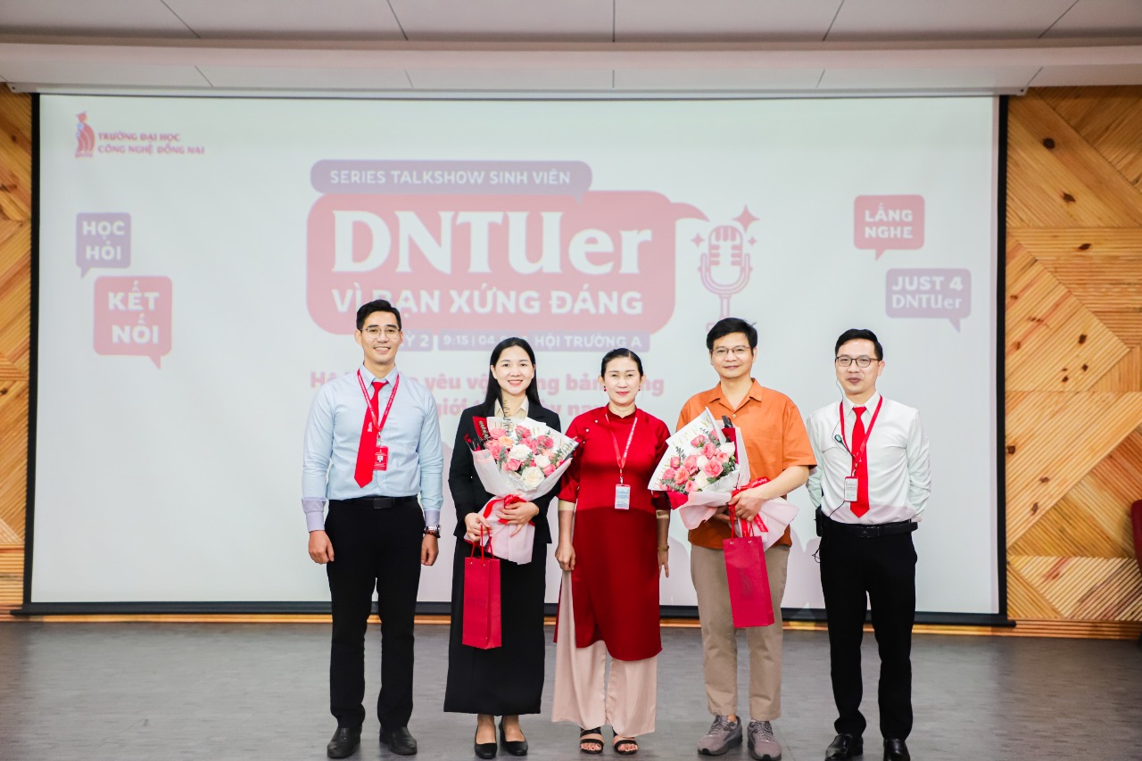 Hệ luỵ của yêu vội và sống bản năng - Talkshow "DNTUer – Vì bạn xứng đáng”