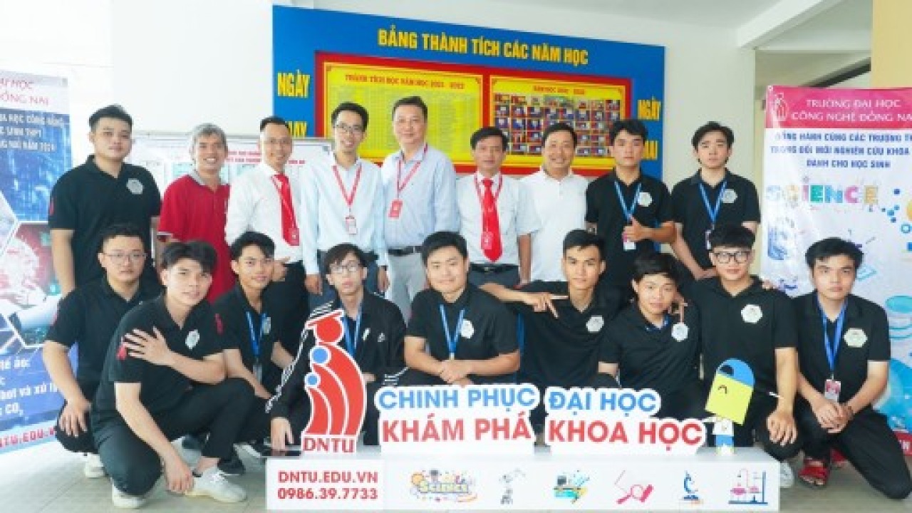 DNTU ACCOMPANIES HIGH SCHOOLS IN INNOVATIVE SCIENTIFIC RESEARCH FOR STUDENTS