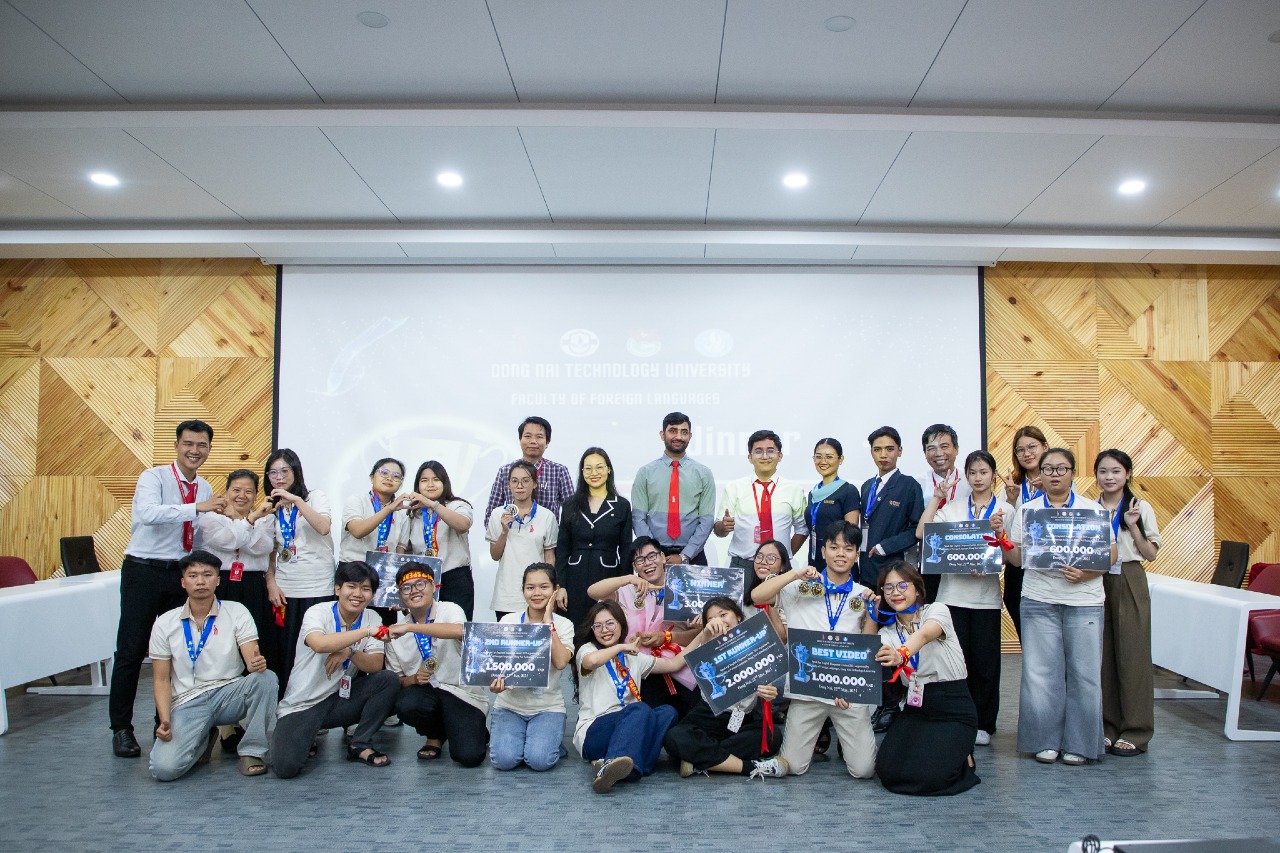 Bùng nổ tại chung kết cuộc thi hùng biện Tiếng Anh - Speak Up 2025 do Khoa Ngoại ngữ tổ chức