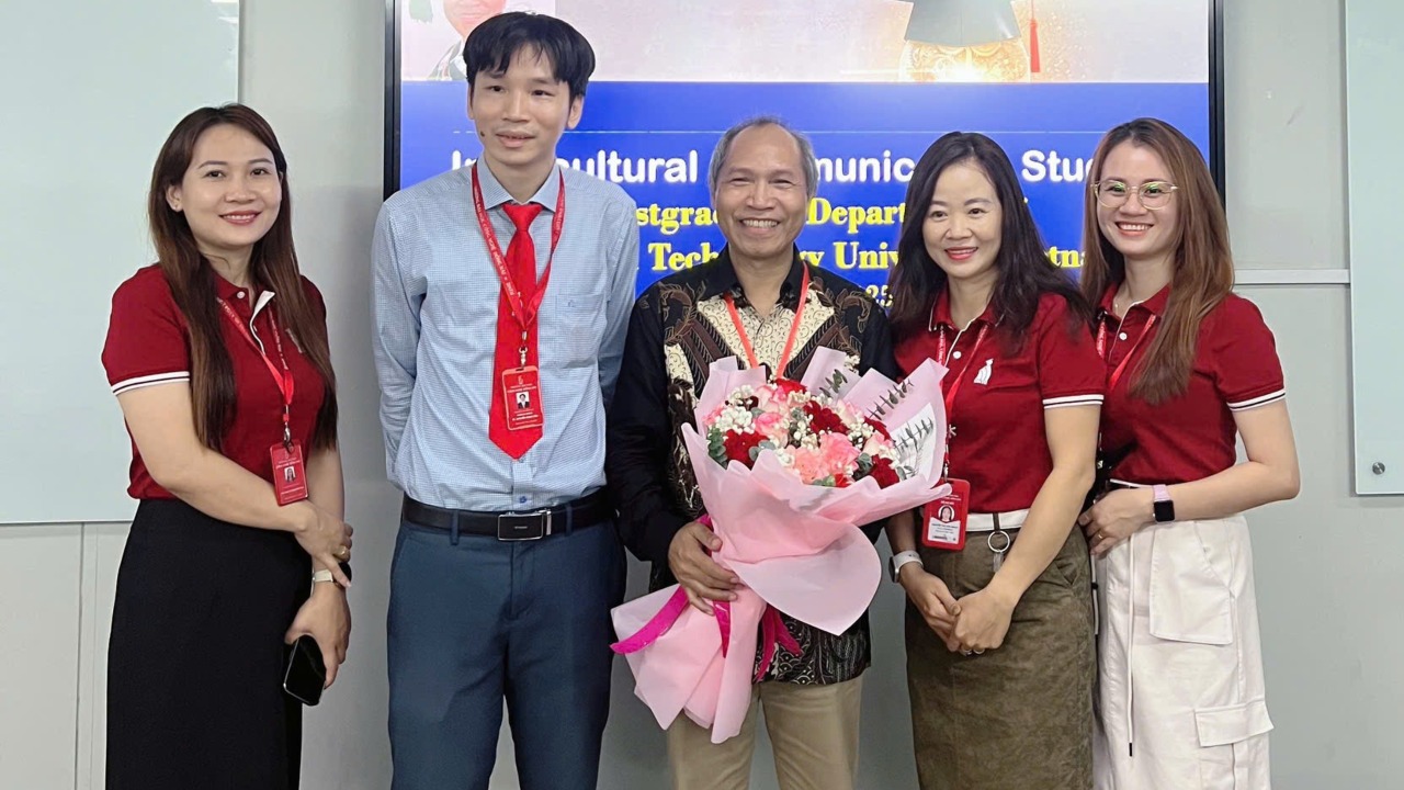 Giáo sư đến từ Indonesia đồng hành cùng Đại học Công nghệ Đồng Nai: Nâng tầm chất lượng đào tạo thạc sĩ ngành Ngôn ngữ Anh