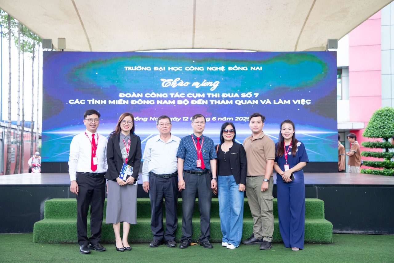 Đón tiếp Đoàn công tác Cụm thi đua số 7 các tỉnh miền Đông Nam Bộ đến thăm và làm việc tại DNTU