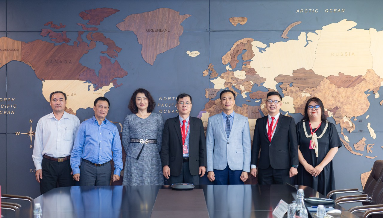 LỄ ĐÓN TIẾP & KÝ KẾT MOU GIỮA TRƯỜNG ĐẠI HỌC CÔNG NGHỆ ĐỒNG NAI VỚI CÔNG TY CỔ PHẦN VIET NAM DIGITAL BUSINESS COMPASS (VDBC) ROBOTICS & CÔNG TY CỔ PHẦN VIỆT NAM HÒA BÌNH 