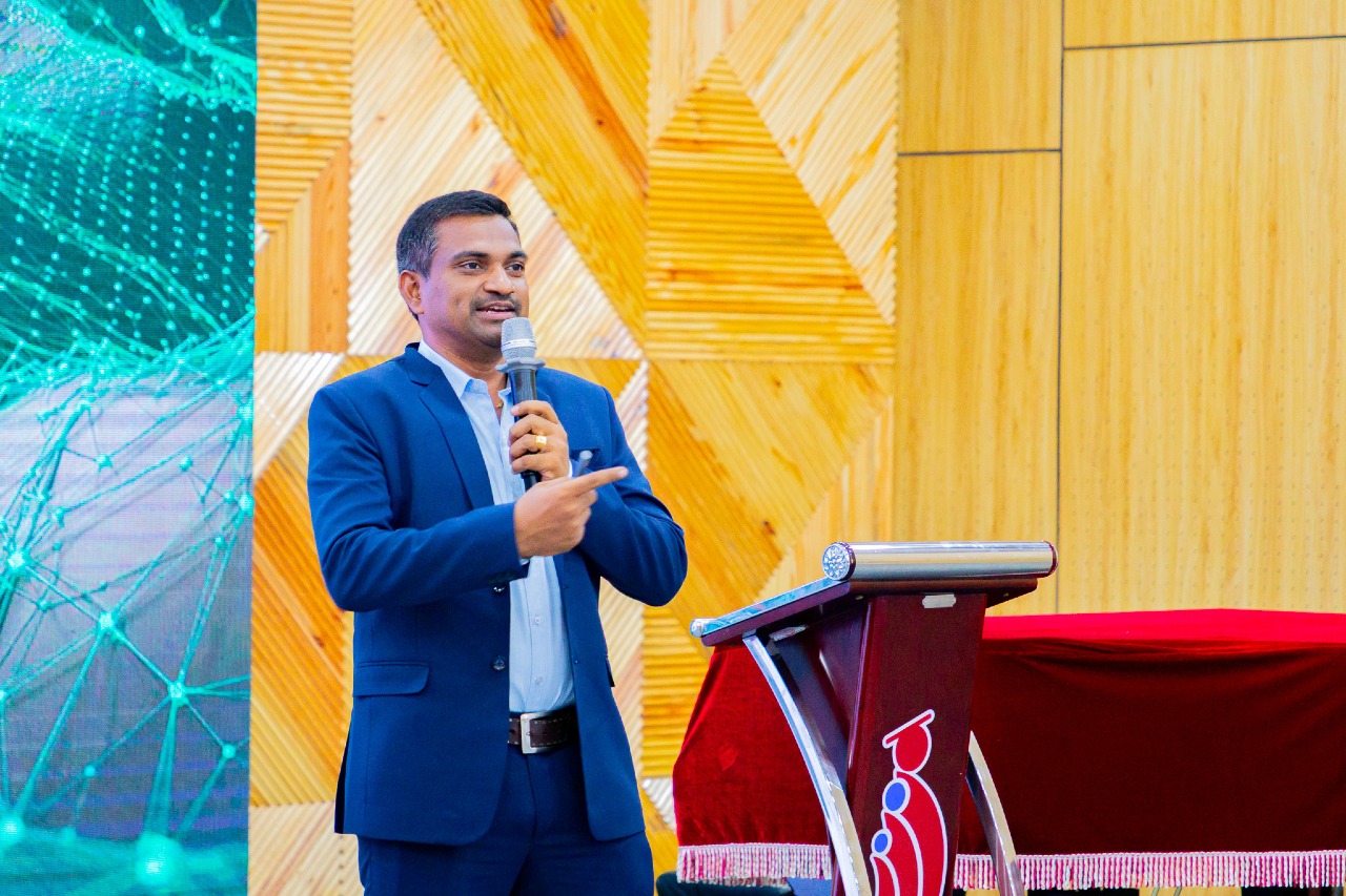 DNTUers trải nghiệm Workshop do Giáo sư Ấn Độ trực tiếp dẫn dắt về Trí tuệ Nhân tạo và Công nghệ Lượng tử