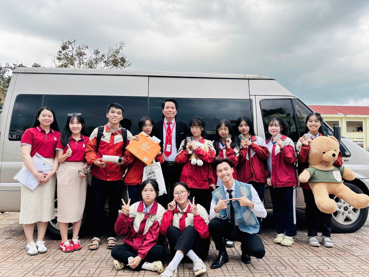 𝐃𝐍𝐓𝐔 𝐎𝐧 𝐓𝐨𝐮𝐫 | Chuyến tàu hướng nghiệp DNTU đã lăn bánh tới nhiều "ga" mới