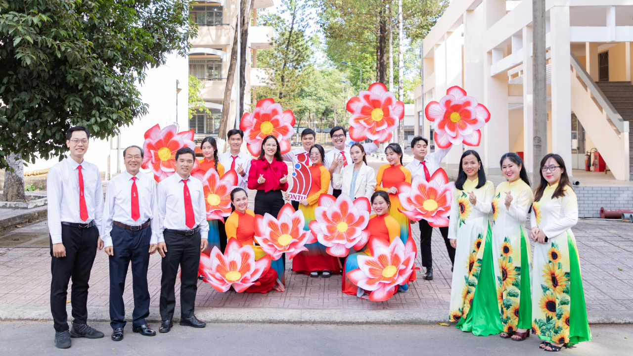 Gắn kết từ âm nhạc, lan tỏa tinh thần vươn mình kỷ nguyên mới của DNTU tại Hội diễn văn nghệ khối thi đua số 12