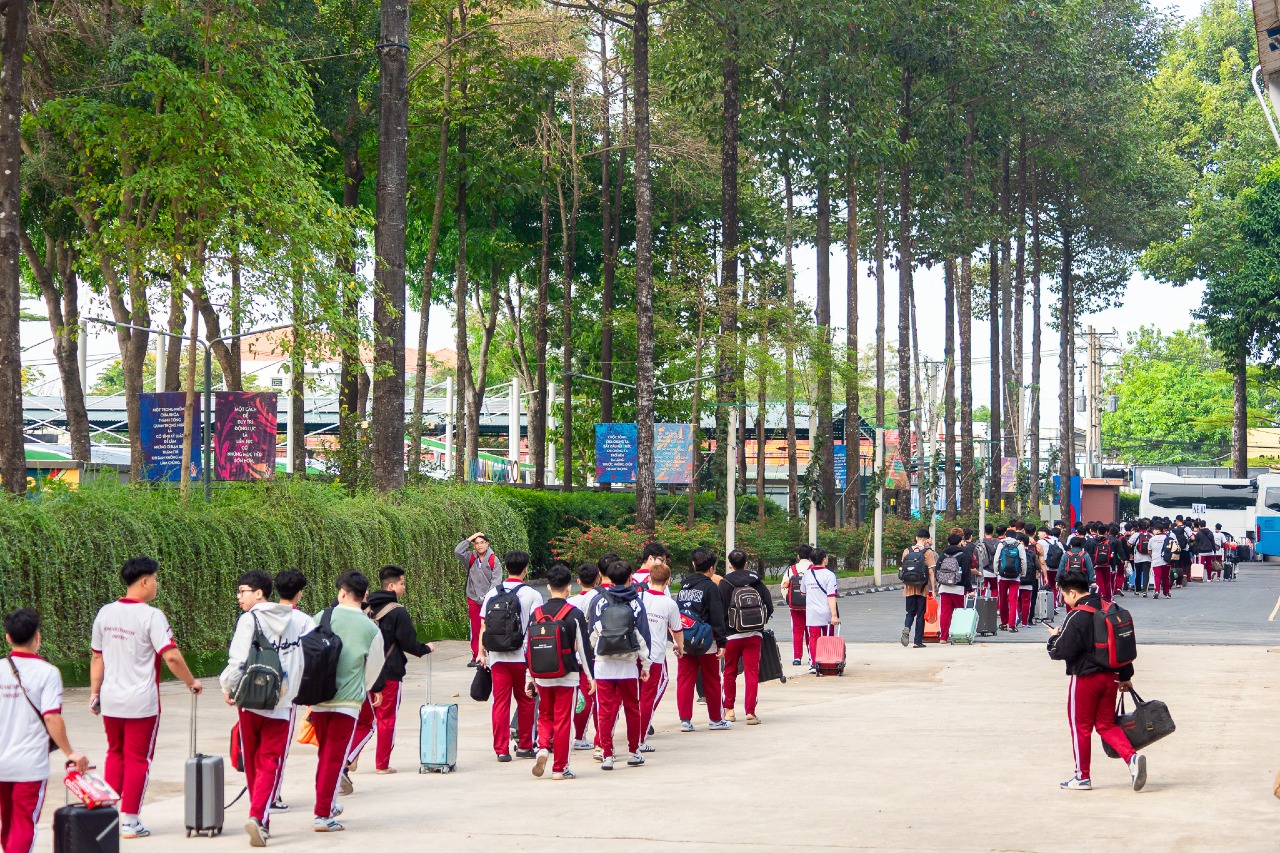 Sinh viên Trường Đại học Công nghệ Đồng Nai (DNTU) đã chính thức lên đường tham gia học phần Giáo dục Quốc phòng – An ninh (GDQP&AN) năm 2026