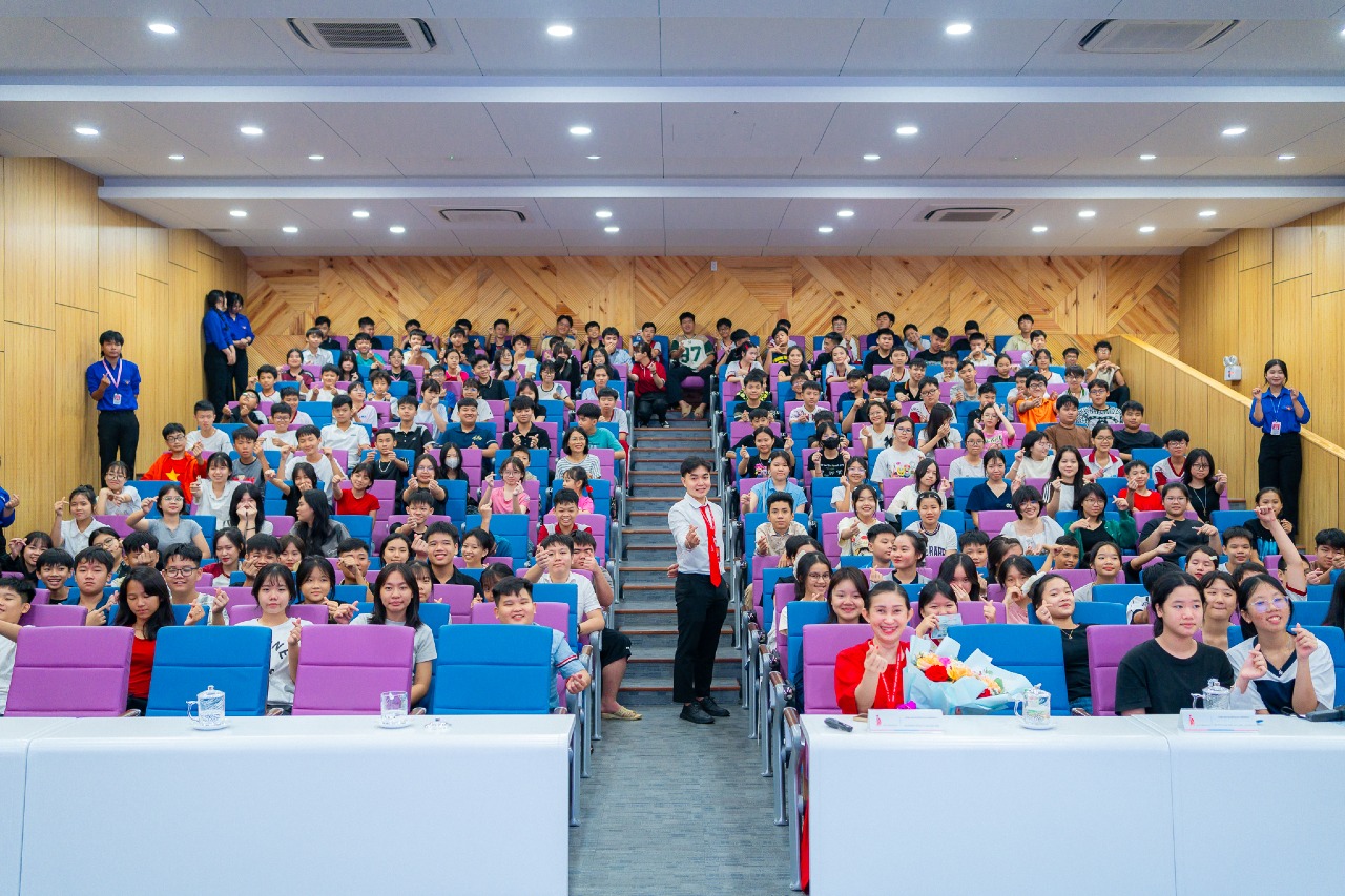 Ngày hội “DNTU vì Cộng đồng 2025” – Nơi yêu thương lan tỏa