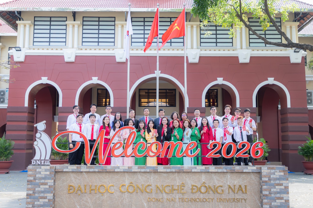 Triết lý phát triển con người DNTU và BHS dựa trên tư tưởng “Lấy dân làm gốc”