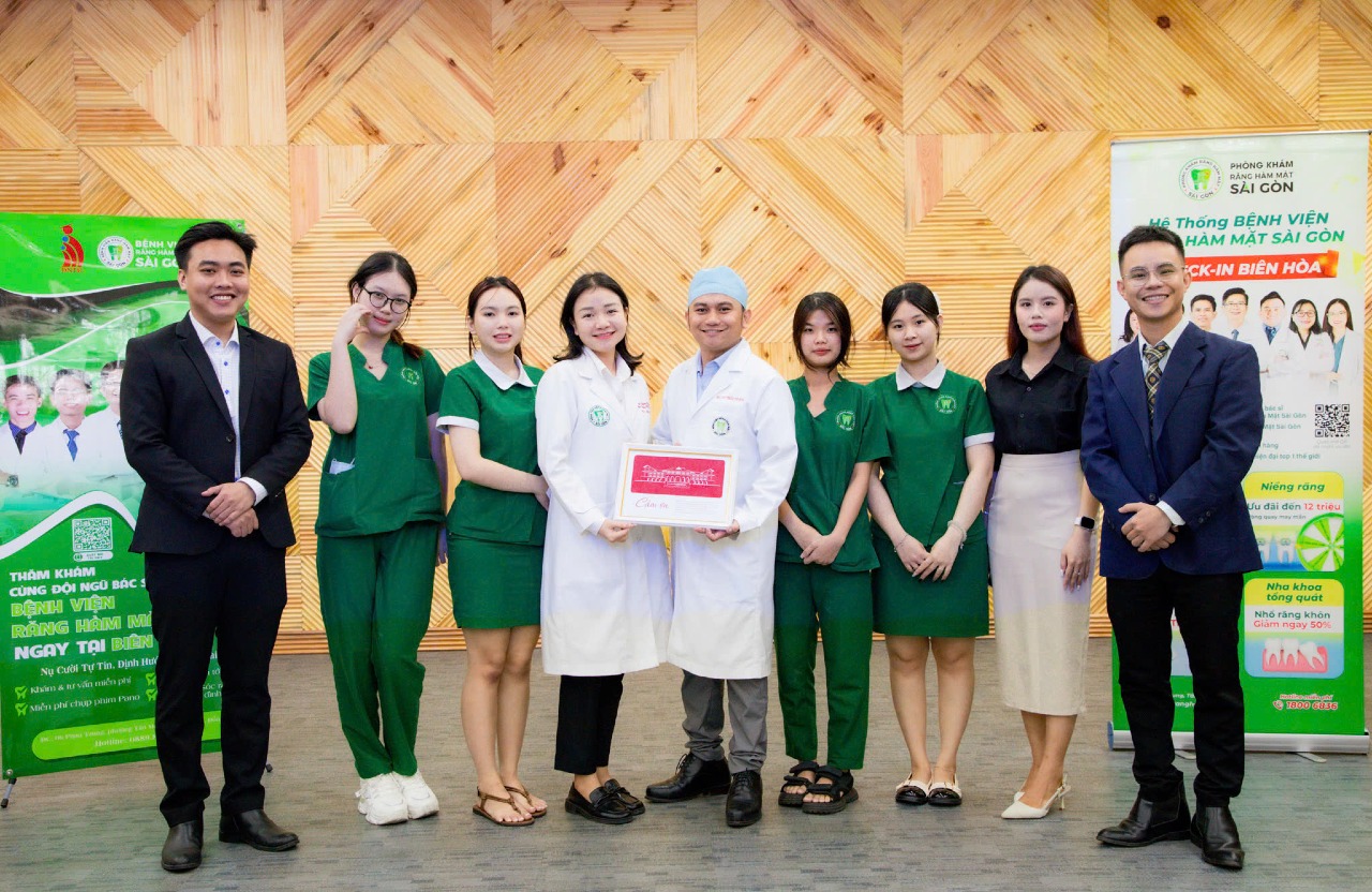 Trường Đại học Công nghệ Đồng Nai tổ chức Chương trình Chăm sóc sức khỏe răng miệng toàn diện dành cho sinh viên