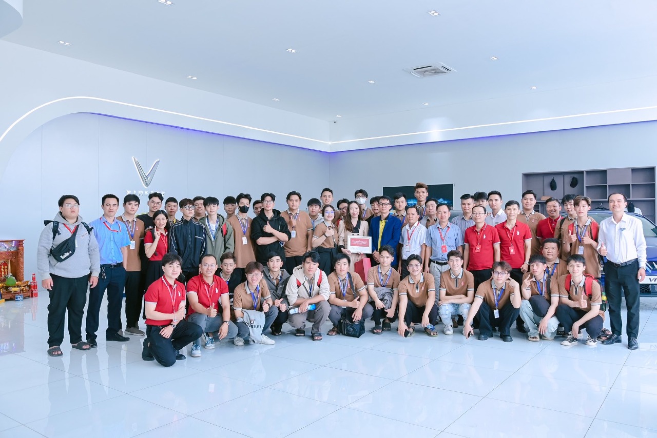 Sinh viên ngành Ô tô DNTU học tập thực tế tại VinFast Miền Nam – Chi nhánh Đồng Nai