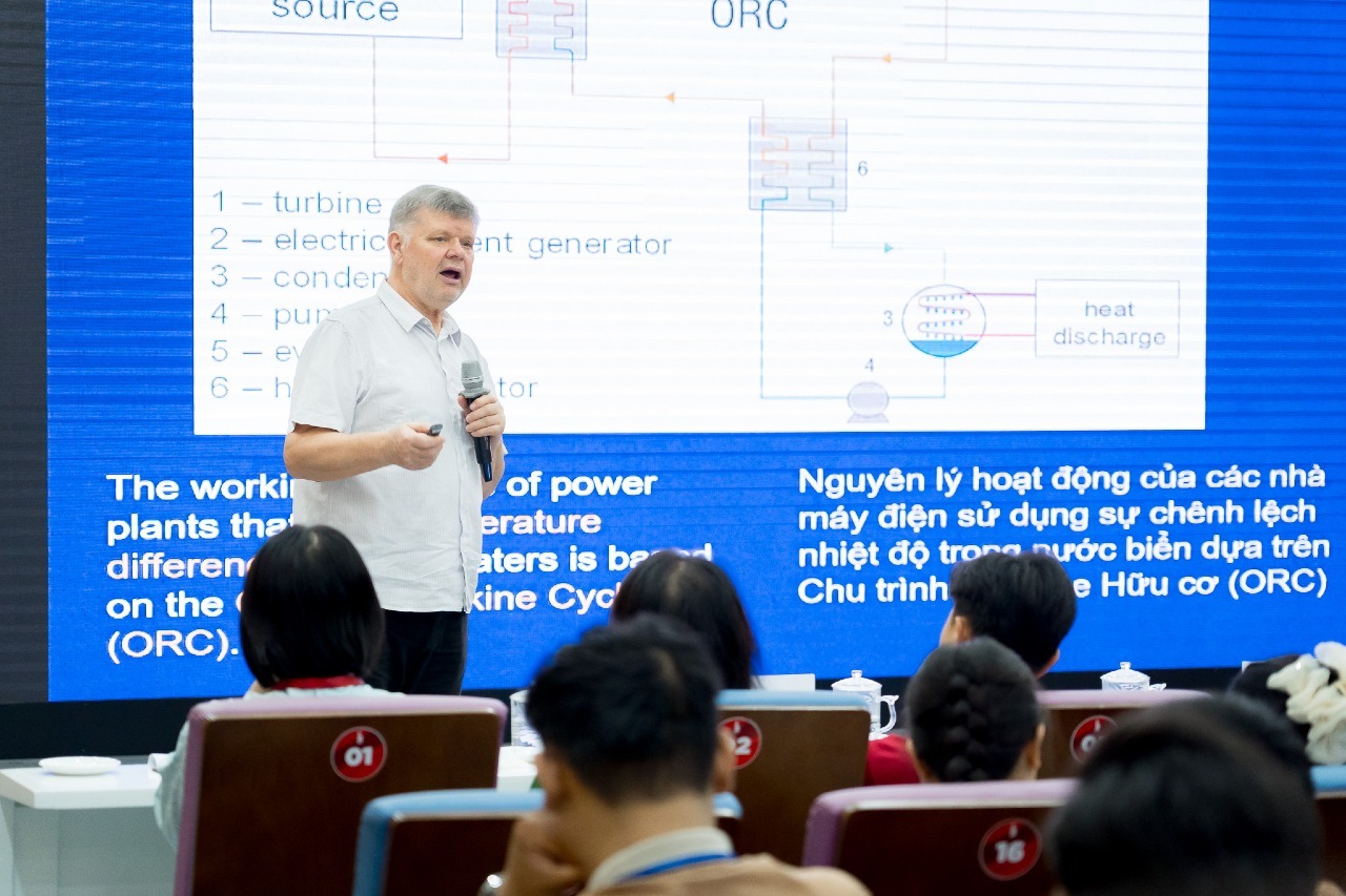 DNTU organized a workshop on green transformation of global supply chains with the participation of leading experts.