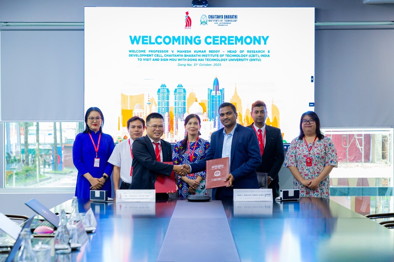 Meeting and signing of the international unification agreement between DNTU and CBIT School - India.