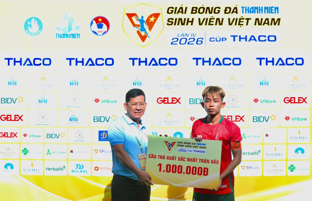 Ghi bàn tuyệt đẹp từ chấm đá phạt góc, đồng đội cũ của Lý Đức nói gì? | Báo Thanh niên