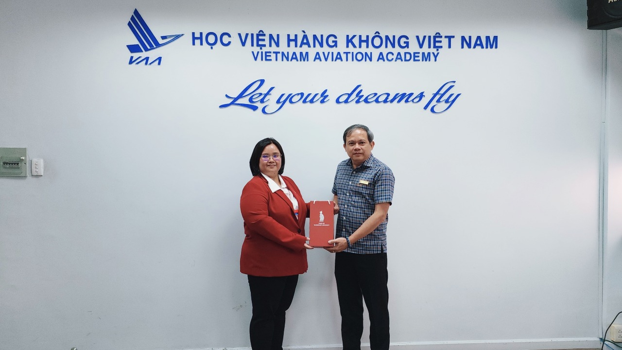 Trường Đại học Công nghệ Đồng Nai trao đổi hợp tác với Học viện Hàng không Việt Nam (VAA)
