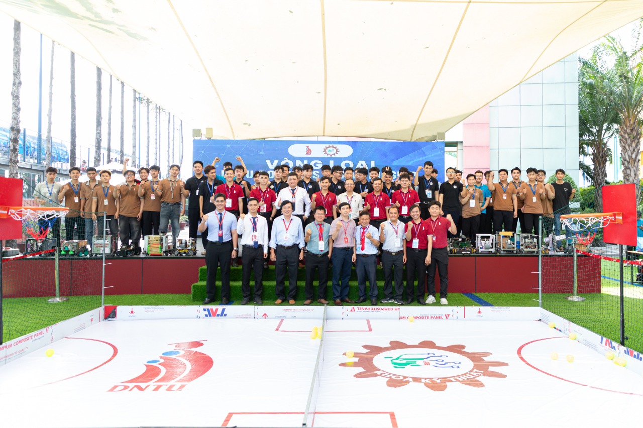 DNTU ROBOTICS CHAMPIONSHIP 2026: Lộ diện 8 đội thi xuất sắc bước vào vòng chung kết