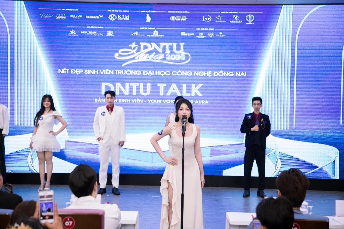 DNTU Talk: Nơi tiếng nói tuổi trẻ được cất lên tại DNTU Aura 2026