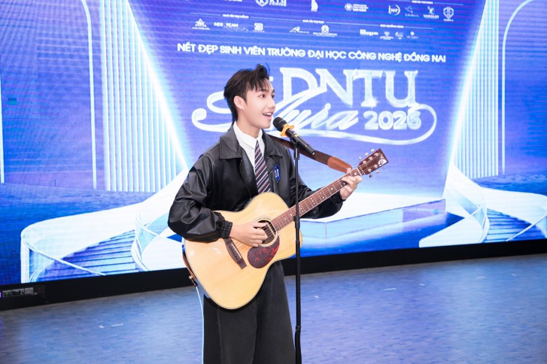 Top 32 DNTU Aura 2026 bùng nổ cảm xúc tại phần thi Tài năng