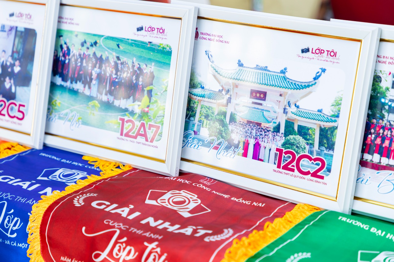 Trao giải cuộc thi ảnh "Lớp tôi", lan tỏa niềm vui cùng chương trình quay số may mắn "Gen Z hỏi - DNTU trả lời"