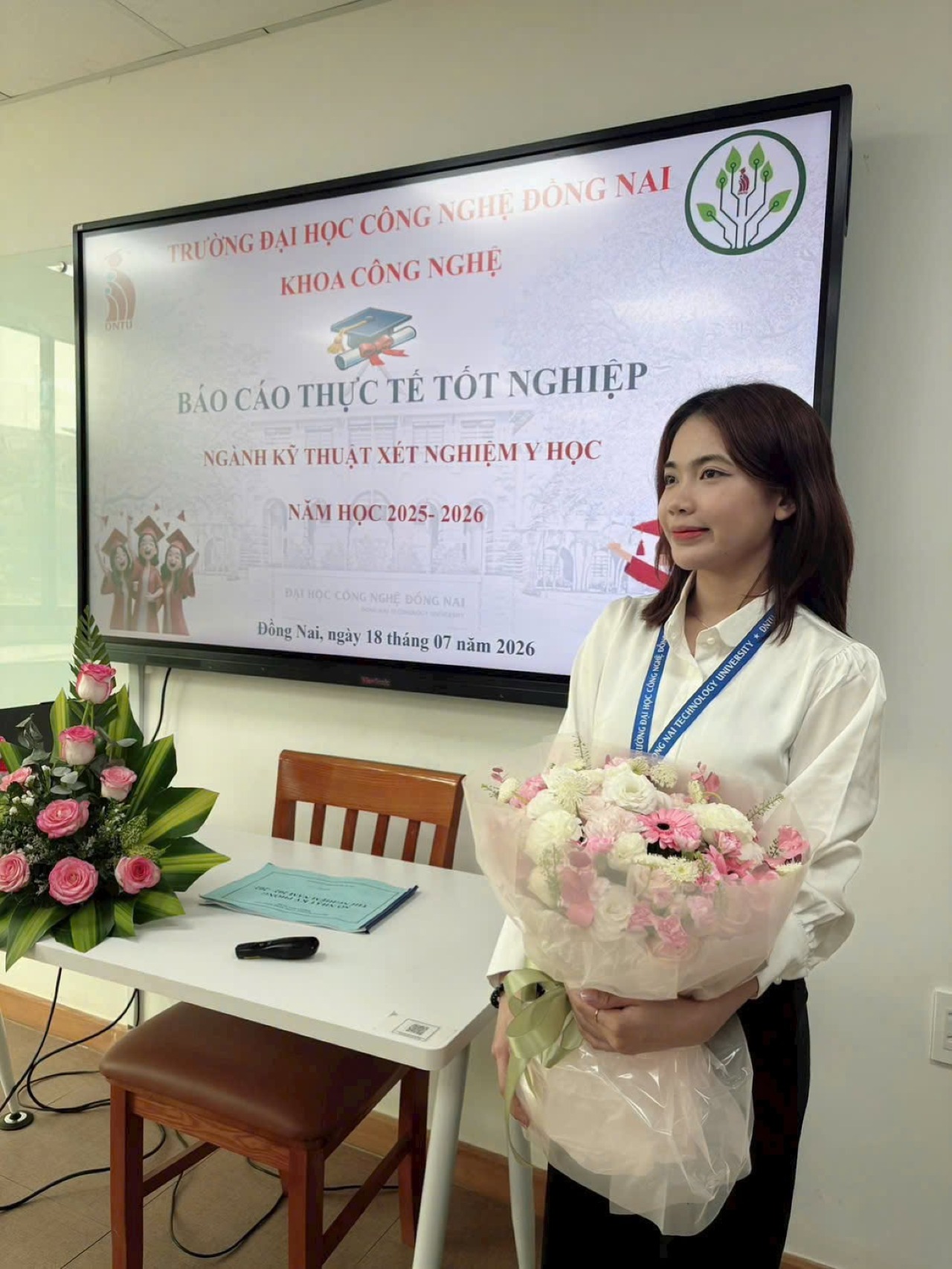 CONGRATULATIONS TO DNTU'S LAOTIAN INTERNATIONAL STUDENT ON SUCCESSFULLY COMPLETING HER GRADUATION THESIS