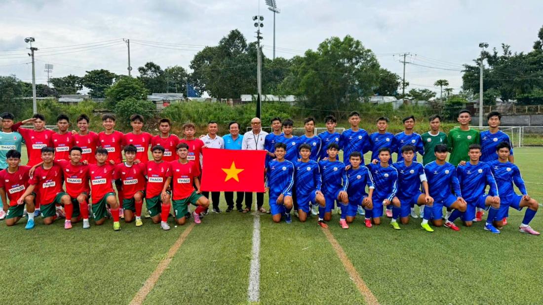 Hòa chung không khí Quốc khánh 2/9, DNTU FC sôi nổi trên sân cỏ