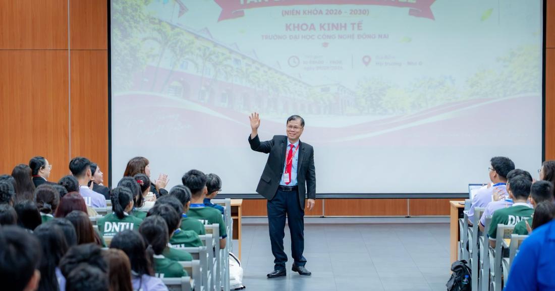 WELCOME K22 TO DNTU | Khoa Kinh tế Chào Đón Tân Sinh Viên K22!