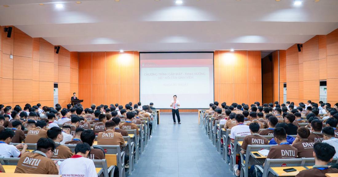WELCOME K22 TO DNTU | Khoa Kỹ thuật Chào Đón Tân Sinh Viên K22!