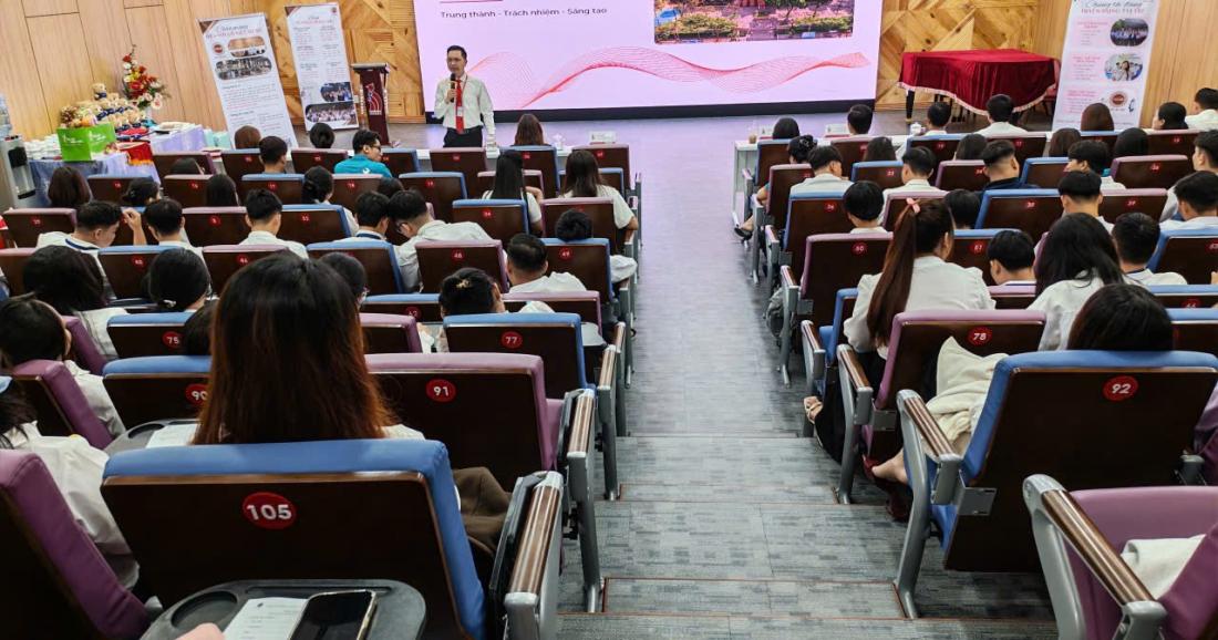 TRƯỜNG ĐẠI HỌC CÔNG NGHỆ ĐỒNG NAI TRANG BỊ KỸ NĂNG THỰC TẬP VÀ ĐỊNH HƯỚNG NGHỀ NGHIỆP CHO SINH VIÊN NGÀNH QUẢN TRỊ KINH DOANH