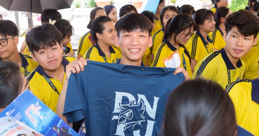 "SỨC NÓNG" TẠI THPT TRỊ AN, HÙNG VƯƠNG VÀ NGÔ SĨ LIÊN – KHI TEEN 2K9 QUAN TÂM ĐẾN XU HƯỚNG AI CÙNG DNTU! 🔥