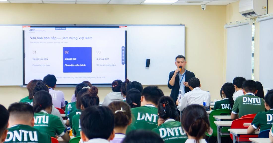 JOB FAIR 2026: SINH VIÊN DNTU TỰ TIN PHỎNG VẤN, CHỦ ĐỘNG NẮM BẮT CƠ HỘI NGHỀ NGHIỆP